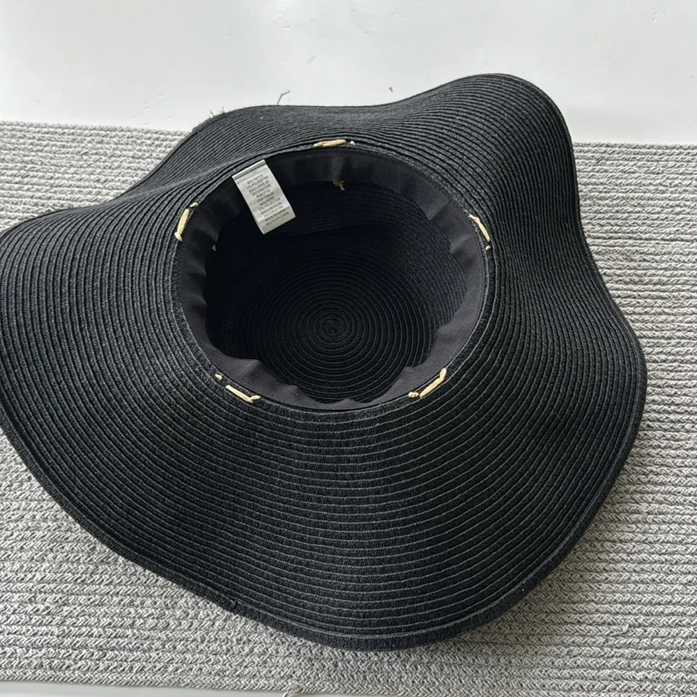 Vintage Black Large Straw Hat with Daisy Flower Detail - Picture 4 of 6